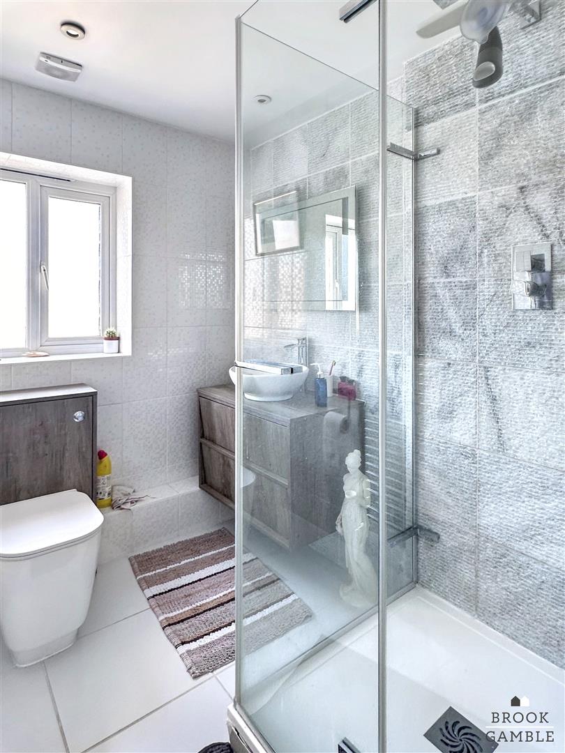 2 Bedroom Apartment - Purpose Built. 12 San Diego Way in Eastbourne,  18